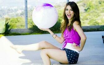Victoria Justice HD Widescreen Wallpaper