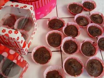 Valentine Day Chocolate HD Wallpaper Pictures