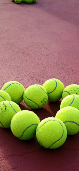 iPhone Xs Tennis Background Wallpaper
