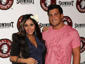 Jersey Shore Star Snooki Announces She S Pregnant With Baby