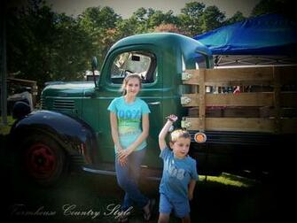 Girls And Dodge Trucks Personally I M A Chevy Girl