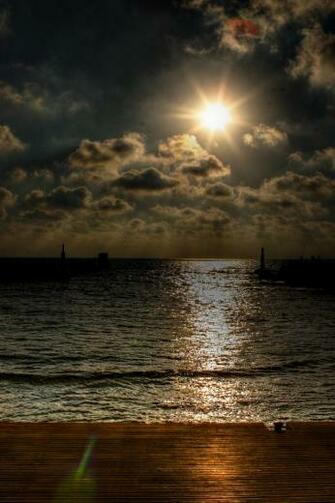 iPhone Retina Wallpaper By Guymiller