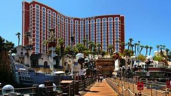 Roberta Larocca Realtor Las Vegas Background Wallpaper