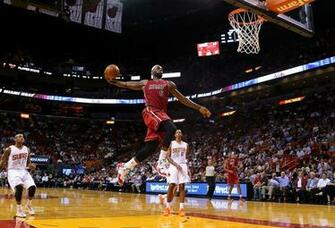 Funmozar Lebron James Dunk