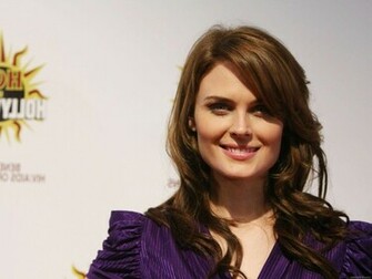 Emily Deschanel Wallpaper