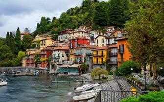 Village On Lake Como Wallpaper HD