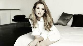 Anna Torv Wallpaper High Quality