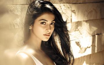Pooja Hegde Hot Wallpaper Top Background