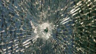 Cracked Screen Live Wallpaper Screenshot