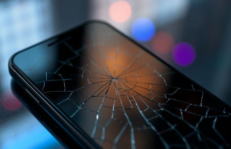 Realistic Cracked Screen Wallpaper