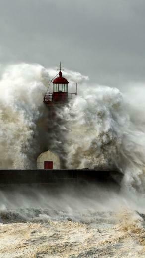 Crazy Waves iPhone Plus Wallpaper HD