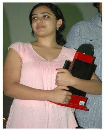 Dhwallpaper Tamil Actress Nithya Menon Hot HD Wallpaper