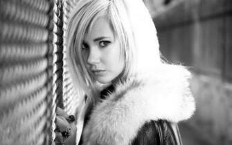 Juno Temple Wallpaper