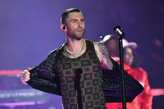Super Bowl Halftime Show Why Adam Levine S Shirt Looks Like