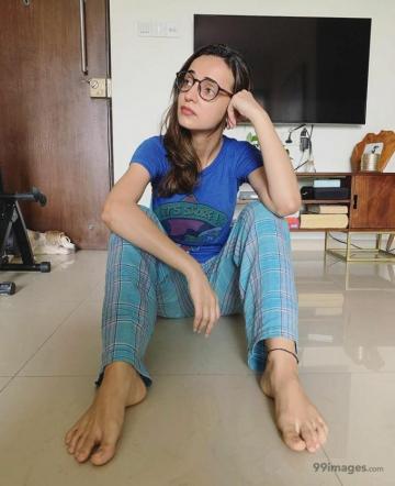 Sanaya Irani HD Wallpaper Desktop Background Android