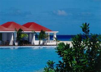 Beautiful Beach House Around The Water With