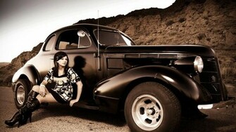Girls And Muscle Cars Wallpaper
