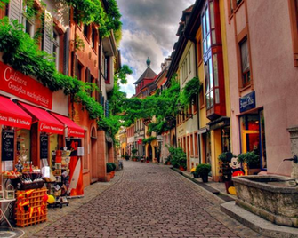 Venetian Roads Wallpaper