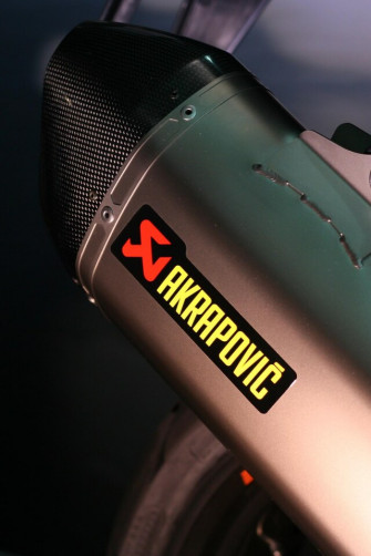 Akrapovic Exhaust iPhone 4s HD 4k Wallpaper