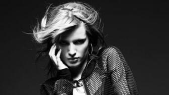 Bella Thorne HD Wallpaper