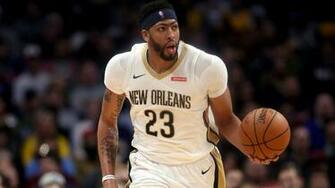 Anthony Davis Dribbling Wallpaper