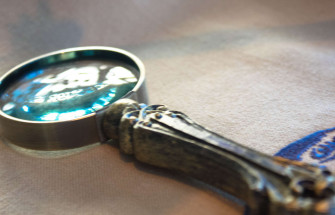 Magnifying GlassHD Wallpaper