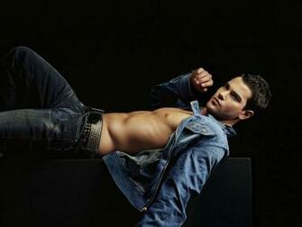 Falling Man In Jeans Handsome Men Computer Desktop Wallpaper