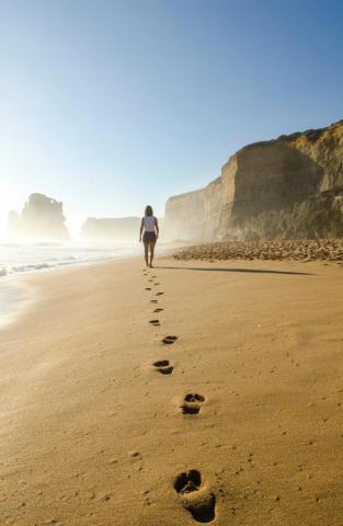 Wallpaper Id Woman Leaving Footprints In The Sand At