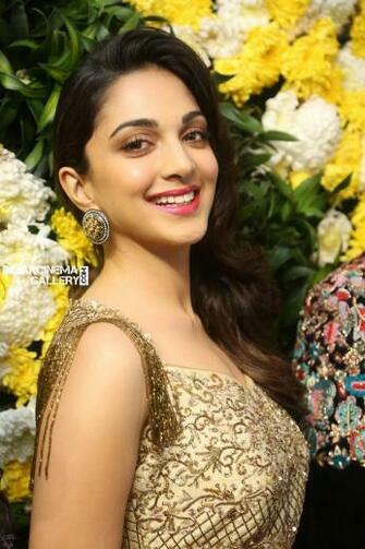 Kiara Advani Actress Stills HD Wallpaper