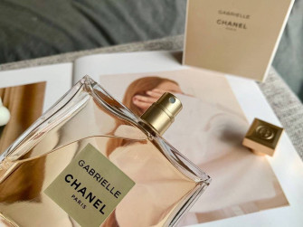 Chanel Aesthetic Wallpaper
