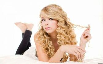 Cute Taylor Swift Desktop Pc And Mac Wallpaper