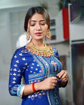Muskan Sharma On Instagram Saadgi Jachti Nahi Har Kisi Pe Yaha