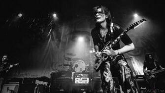 From Bees To Aliens Part I Backstage Secrets