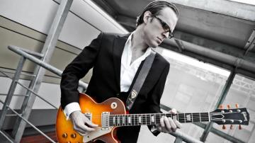Joe Bonamassa HD Wallpaper Background Image