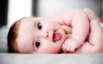Funny Baby Wallpaper