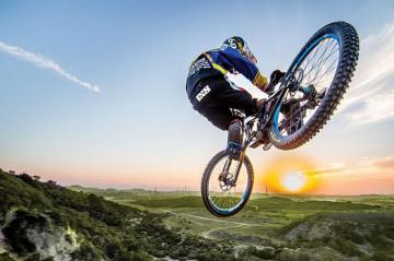 Should You Be Riding Flat Pedals Mountain Bike Action Magazine