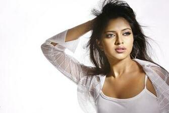 Amala Paul Nauty Wallpaper