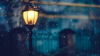 Wallpaper Light On The Street In A Cold Winter