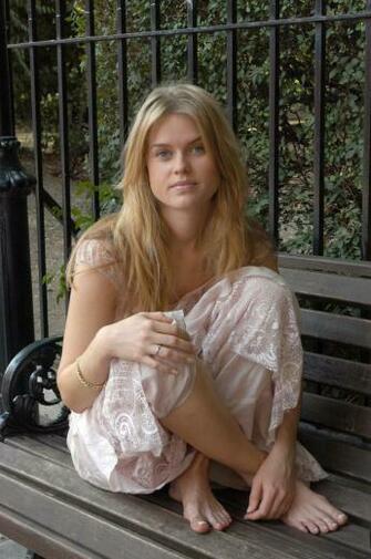 Fashion Trends Womens Alice Eve Wallpaper Hot