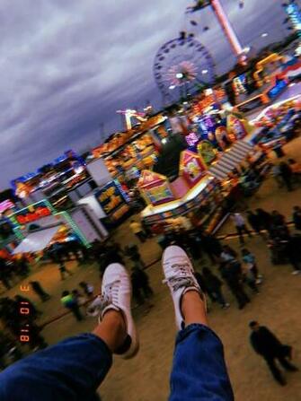 Indie Carnival Aesthetic Photography Portrettfotografi