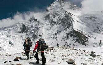 Hiking People Extreme Mountains Wallpaper Background