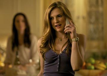 Sara Canning HD Desktop