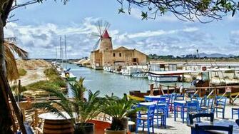 Sicilian Wallpaper Top Background