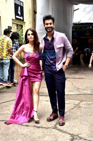 Photos Sunny Kaushal And Radhika Madan Snapped Promoting Shiddat