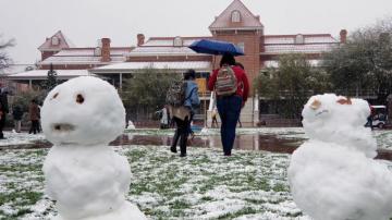 An Unusual Tucson Sight Snow In The City Azpm