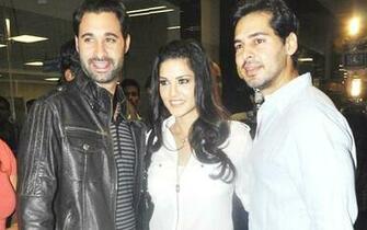 Sunny Leone With Husband Wallpaper