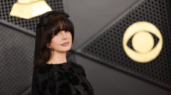 Lana Del Rey Looked So Goth Coquette At The Grammys Glamour Uk