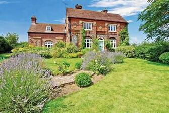 Idyllic Country House In Kent Houses