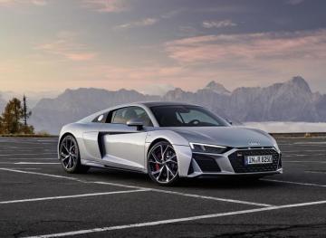 Audi R8 V10 Rwd Coupe Color Florett Silver Front Three