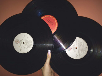 Enjoy The Rhythm With Music Aesthetic Wallpaper